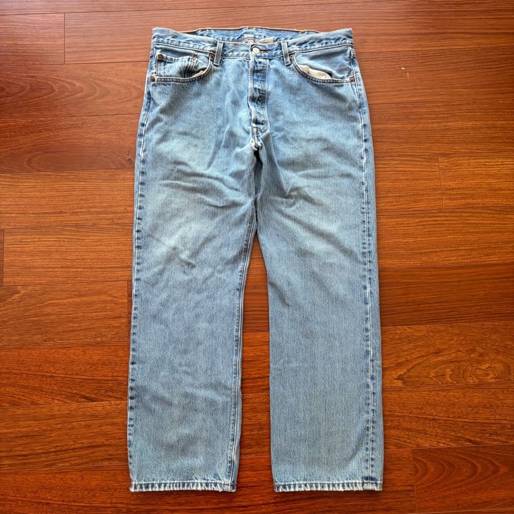 Vintage Levis Mens 501 Original Fit Button Fly Jeans 36x30 Washed Denim 2000s